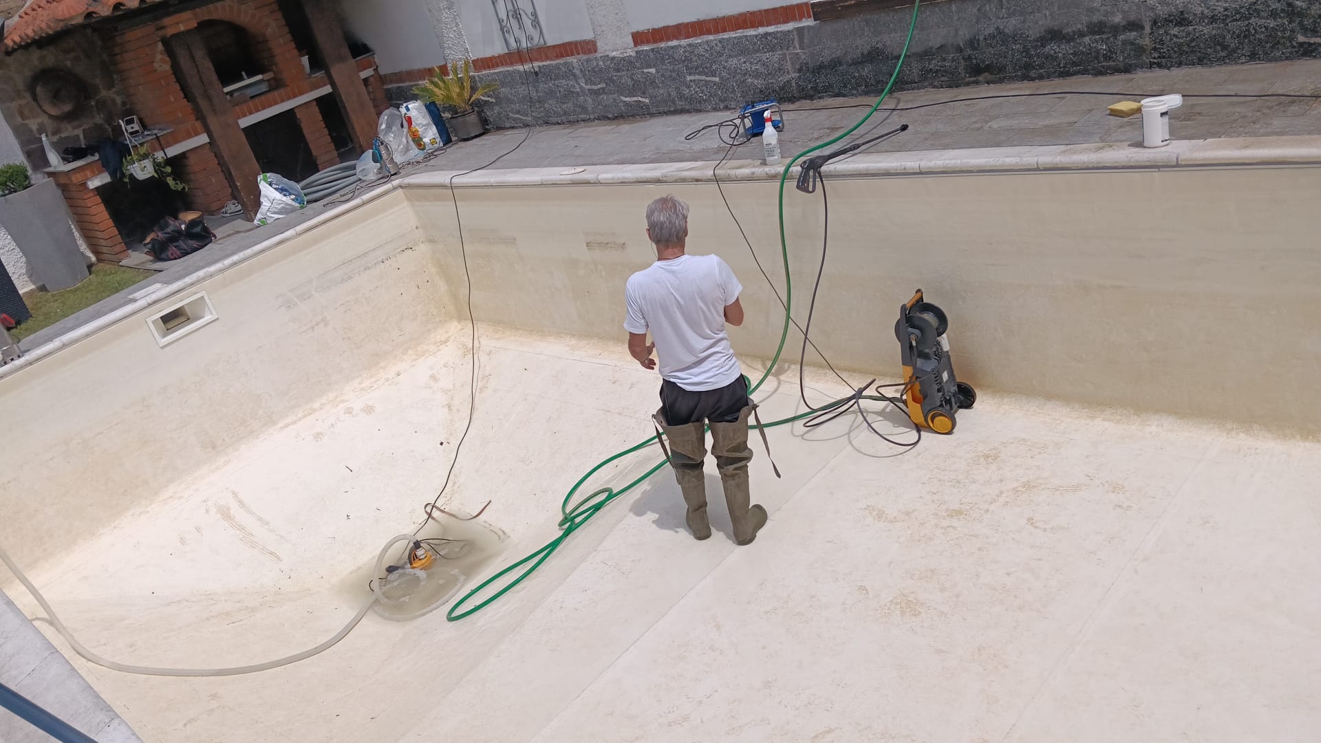 Pulizia e manutenzione piscine a Segrate e dintorni